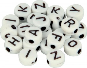 300 perles alphabet plastique 7 mm - Artemio