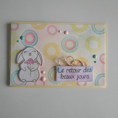 projet scrapbooking Printemps, carte aquarelle avec les encreurs Artemio