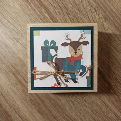 Diy Noël, une boite en bois personnalisée pour les petits cadeaux sur la table de Noël