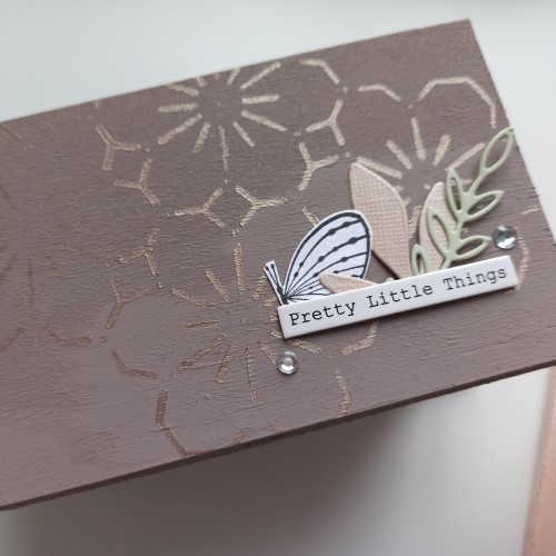 Décorer des coffret en bois pour en faire des boites cadeaux