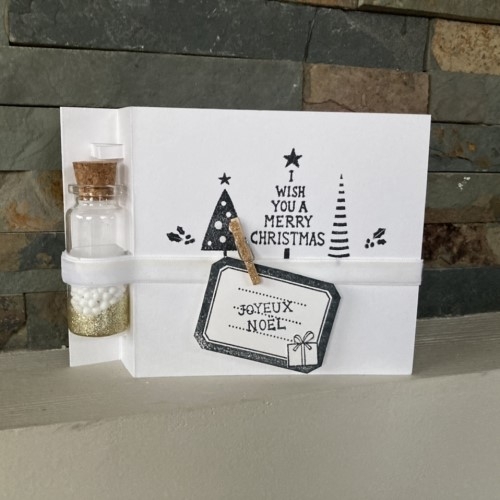 Diy Noël, une carte Joyeux Noël décorée d'une fiole embossée!