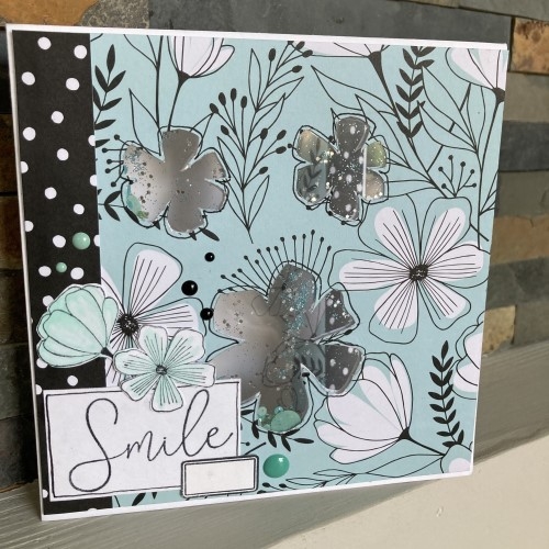 Créez une carte shaker Good vibes en utilisant des sequins mint 