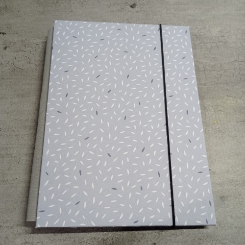 Créez un porte-documents gris et toile de reliure grise