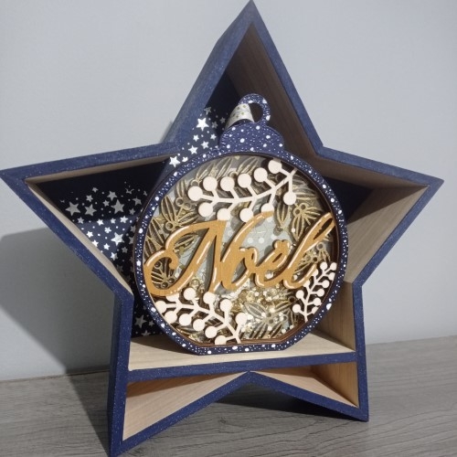 Décorez une étagère en bois étoile pour Noël
