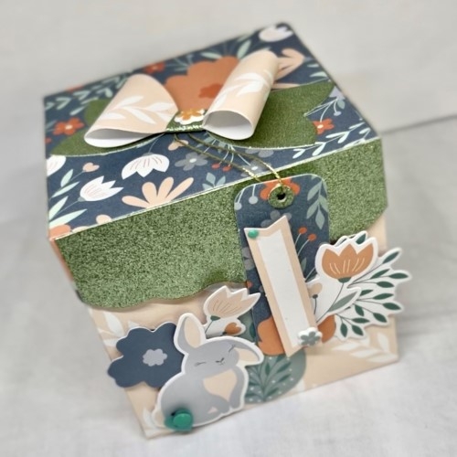 Doudou personnalisé Le Bohème. Cadeau de naissance original pour bébé  Etiquette Vert Pack cadeau Cube Broder Non