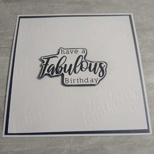 Cartes tamponnée et embossées pour un anniversaire, noire et blanche