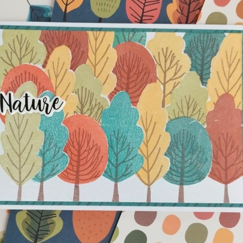 Une carte sur base de tampons arbres sur le thème de l'automne