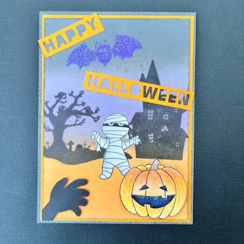 Un carrte Happy Halloween en dégradée