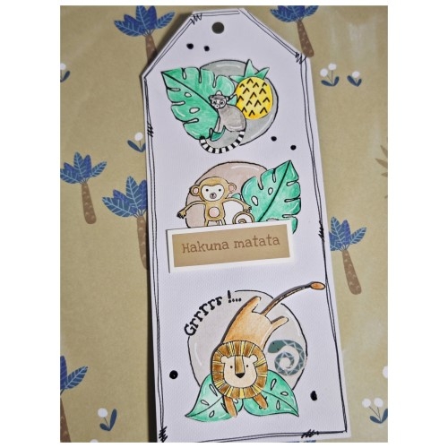 Créez un marque -page papier, décorez à l'aide de la collection Safari