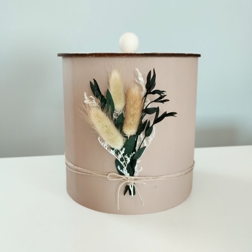 Pot de rangement et fleurs séchées