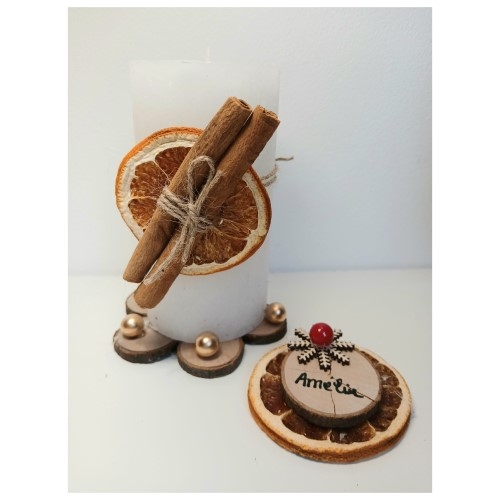 un marque-place et un bougeoir nature pour votre table de f&ecirc;te.