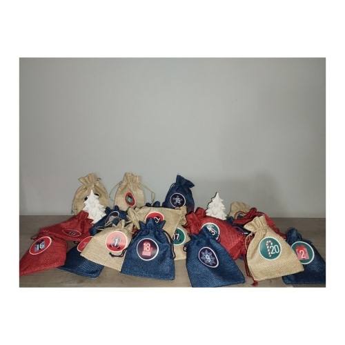 Le kit calendrier de l'Avent en tissu &agrave; d&eacute;corer