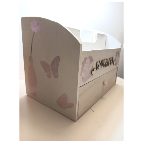 D&eacute;corez un porte-courrier en bois