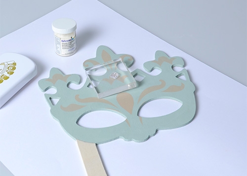 Tuto : Décorer un masque en bois