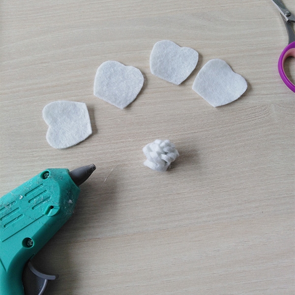 Tuto : Fabriquer des fleurs en feutrine