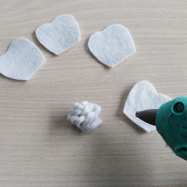 Tuto : Fabriquer des fleurs en feutrine