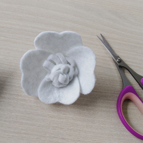 Tuto : Fabriquer des fleurs en feutrine