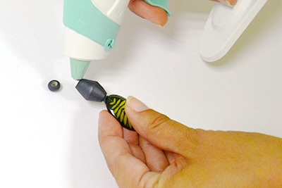 Fabriquer un insecte avec des perles et du papier