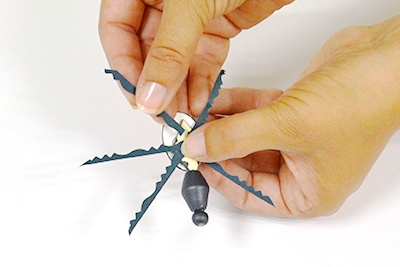 Fabriquer un insecte avec des perles et du papier