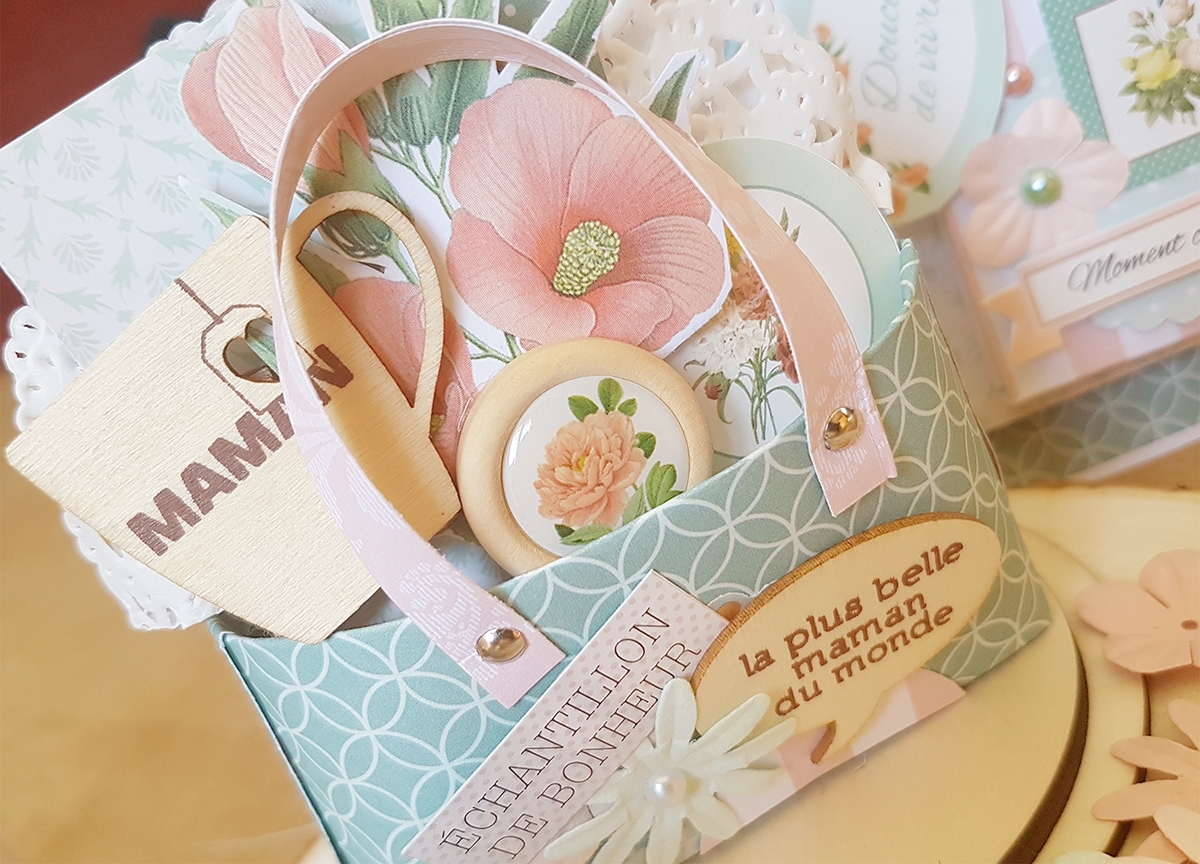Panier de fleurs pour la fête des mères