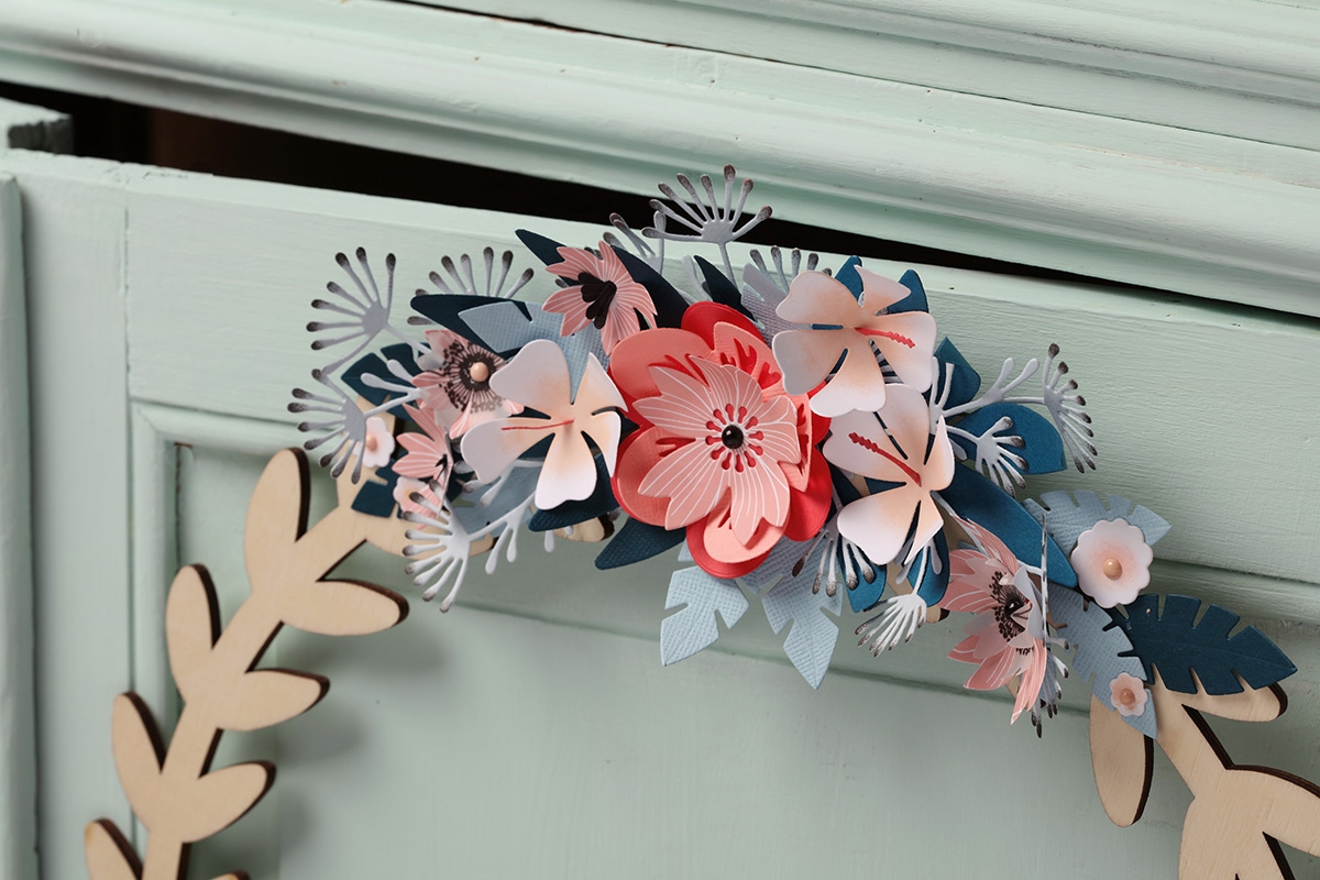 Couronne de fleurs en papier