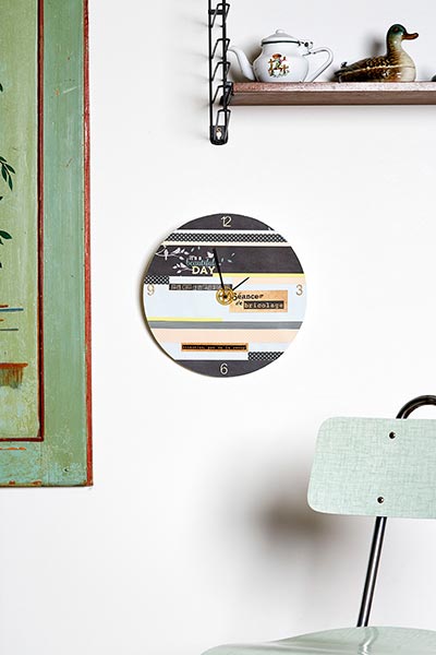Horloge décorée - Collages de papiers