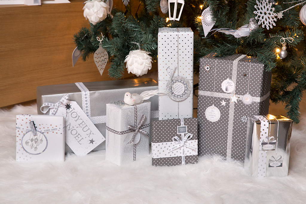 Cadeaux de Noël gris perle