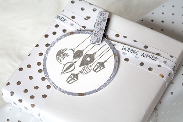 Cadeau de Noël gris perle