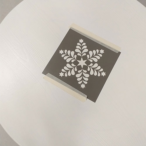 Tuto - Décorer un table au pochoir