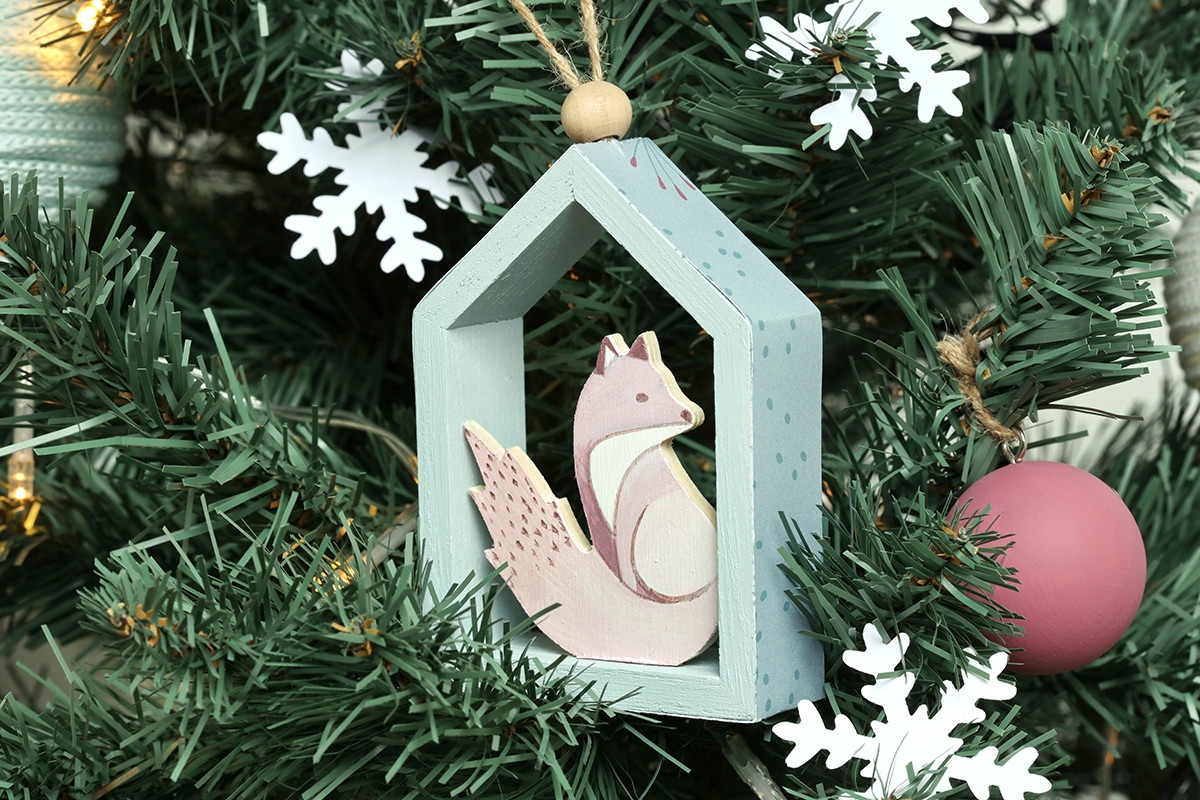 Décoration sapin de Noël maison écureuil isatis Artemio