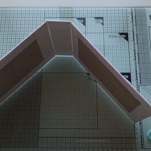 Découvrez le test de la toile reliure Artemio en réalisant une structure pour un mini-album