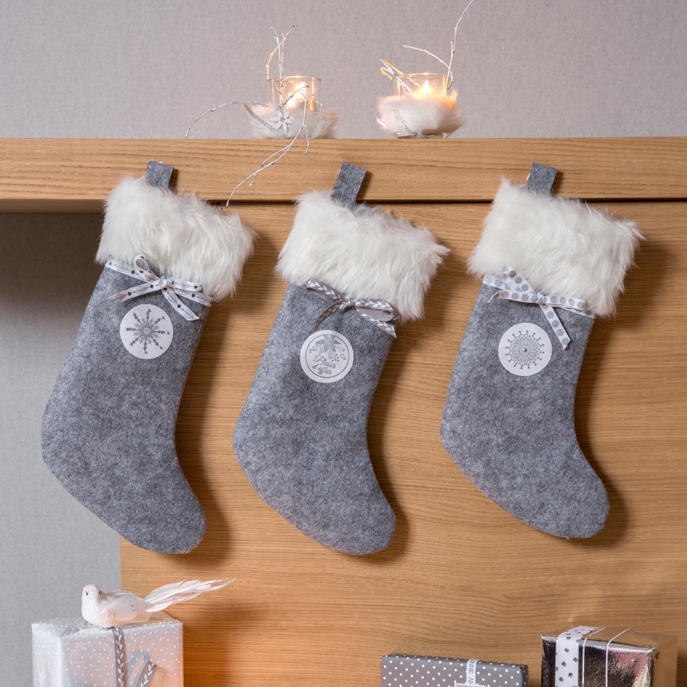 Les chaussettes de Noël gris perle